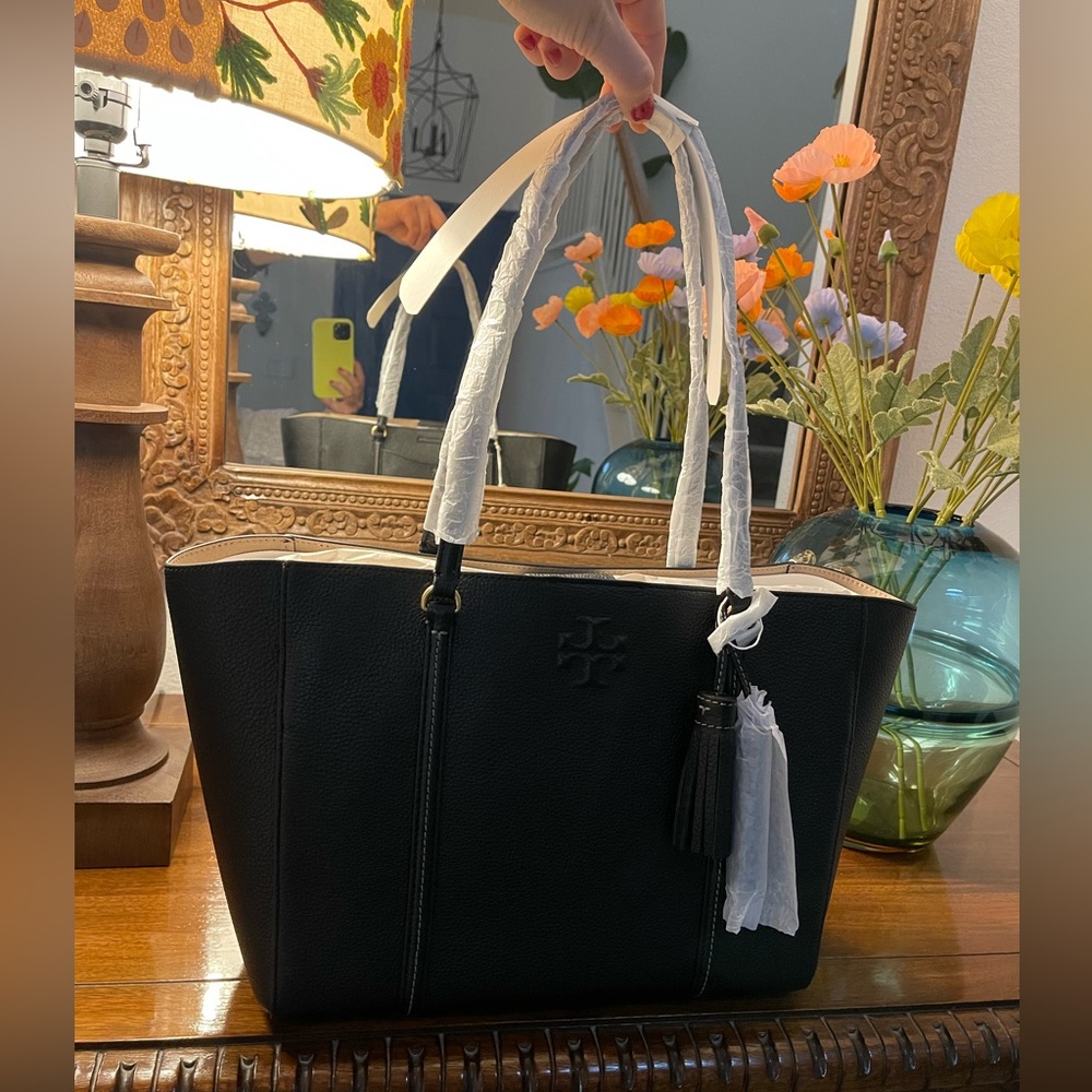 NWT🔥Tory Burch Pebbled Leather Tote Bag 👜